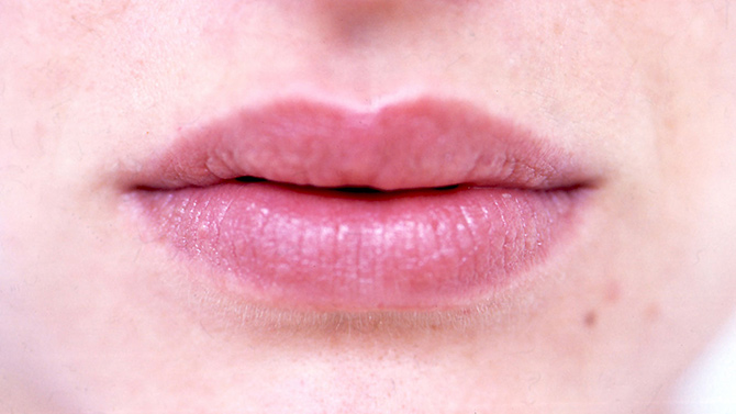 Lippen auf Tesa-Ring von Jiro Kamata